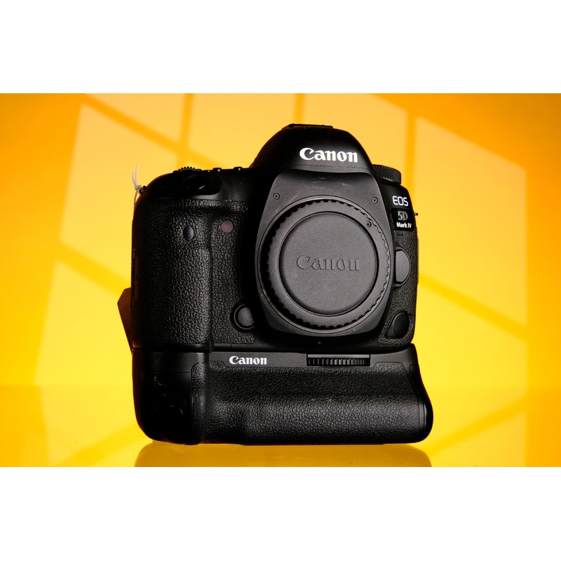 Canon 5D MKIV 30MP Full frame DSLR + Battery Grip  Excellent Condition