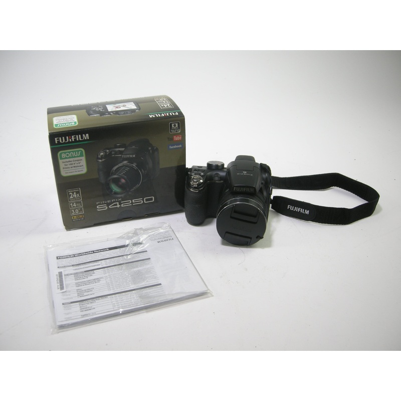 Fujifilm Fine Pix S4250 14mp Digital camera