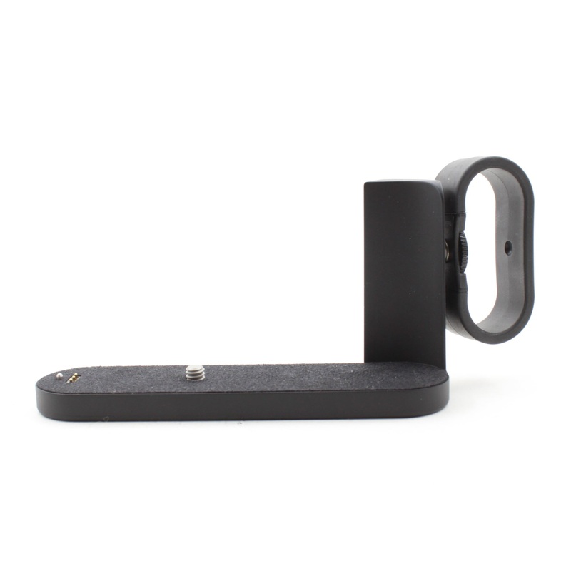 * USED * Leica Wireless Charging Handgrip HG-DC1 with Finger Loop L #1464B for Q3