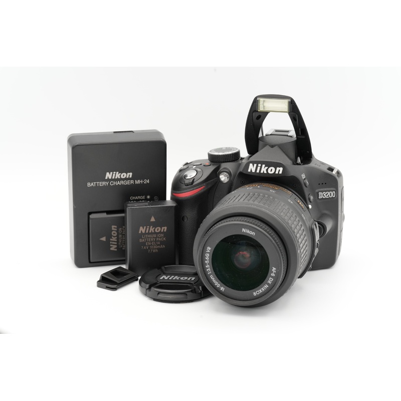 * USED * Nikon D3200 DSLR Camera w/ Nikon AF-S DX NIKKOR 18-55mm f/3.5-5.6 G VR Lens