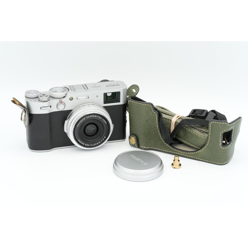 * USED * Fujifilm X100 V Mirrorless Camera SHUTTER 1100