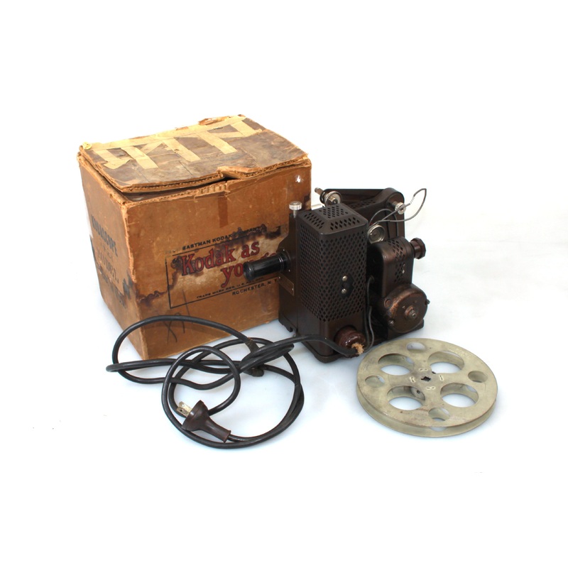 Art Deco Kodak Kodascope Model D 16mm Projector in Original Box – Prop/Display