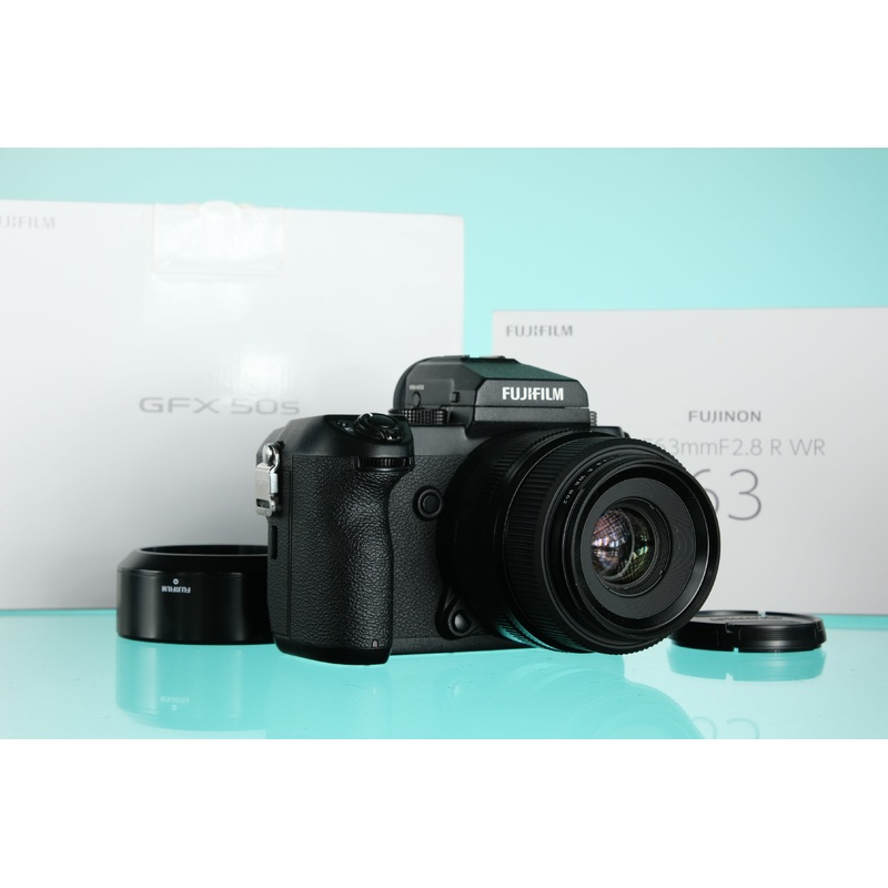 Fujifilm GFX 50s Medium Format Digital Camera Kit + 63mm f/2.8 GF Autofocus Lens